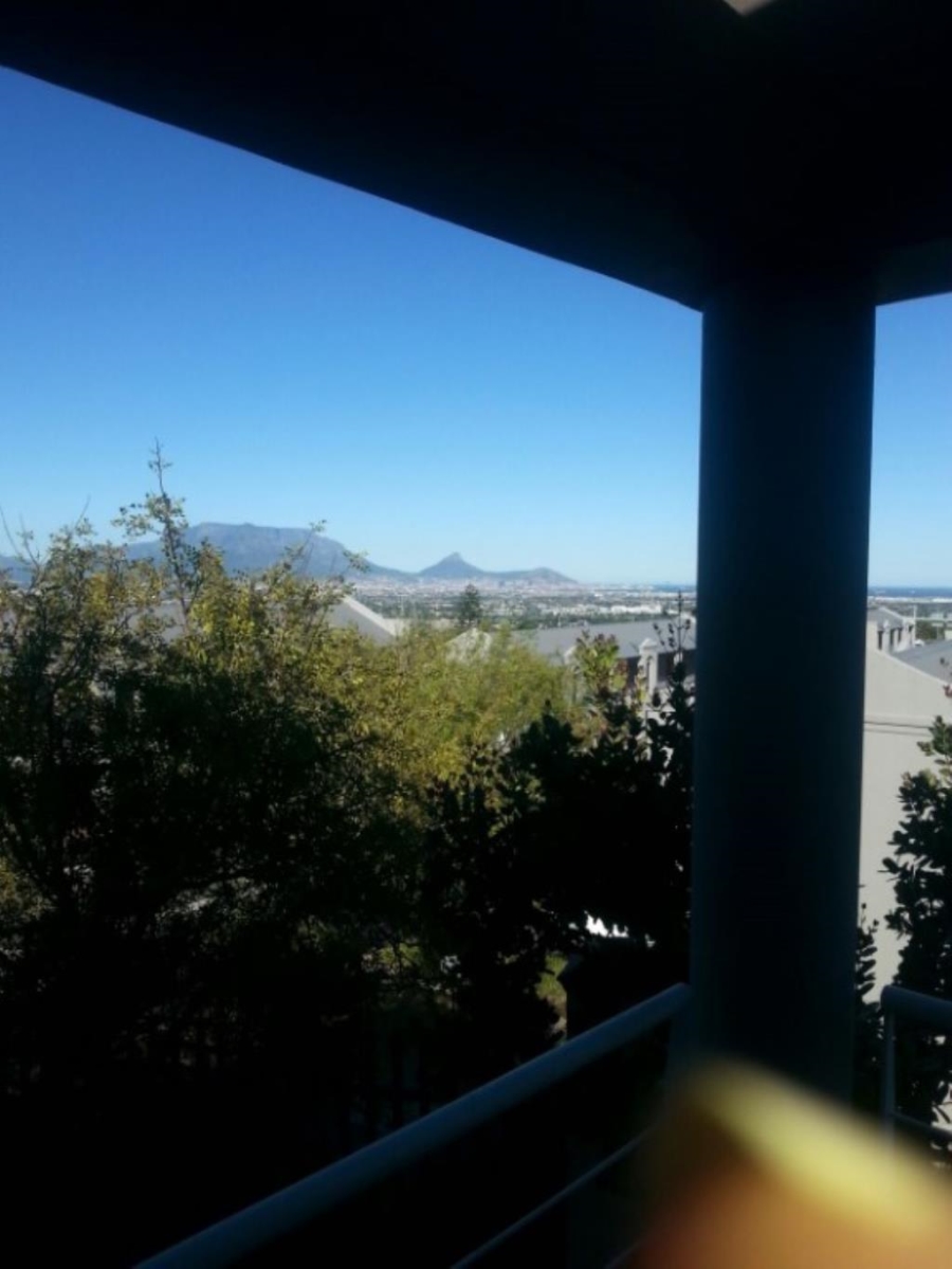 To Let 3 Bedroom Property for Rent in Loevenstein Western Cape